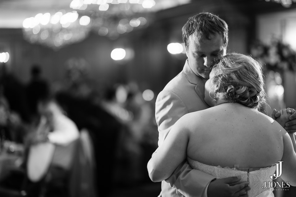 Julie + Allen © J. Jones Photography - www.joshjonesphoto.com