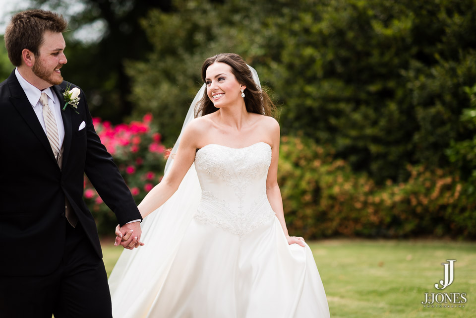 Danielle + Taylor © J. Jones Photography - www.joshjonesphoto.com
