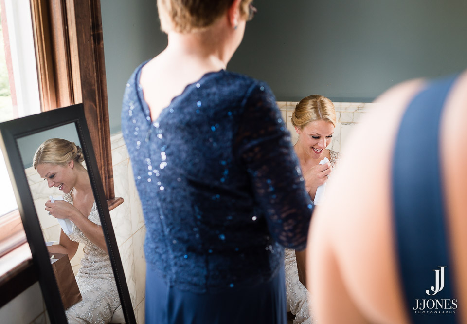 Laura + Shawn © J. Jones Photography - www.joshjonesphoto.com