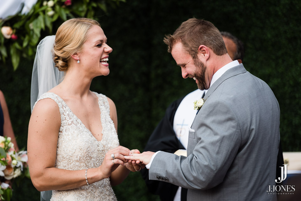 Laura + Shawn © J. Jones Photography - www.joshjonesphoto.com